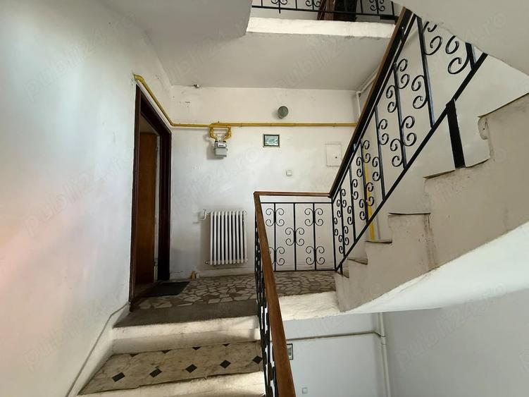 Apartament cu 4 camere decomandat în Central