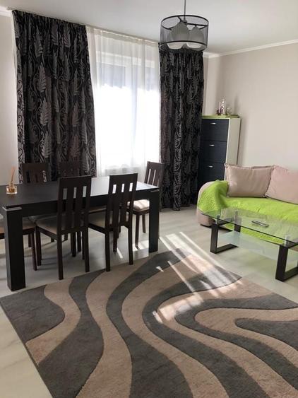 Apartament cu 3 camere decomandat în Florești