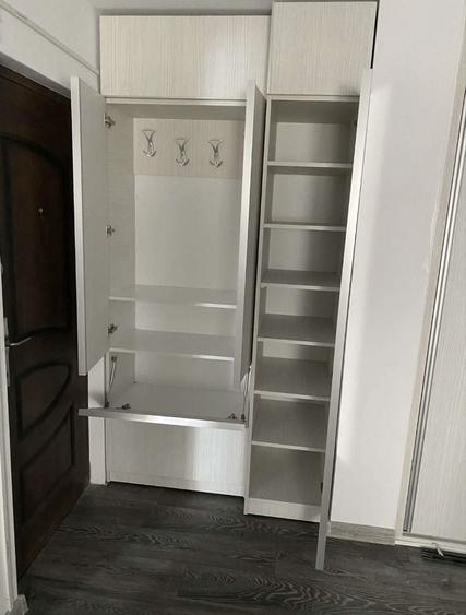 Apartament cu 3 camere decomandat în Rovine