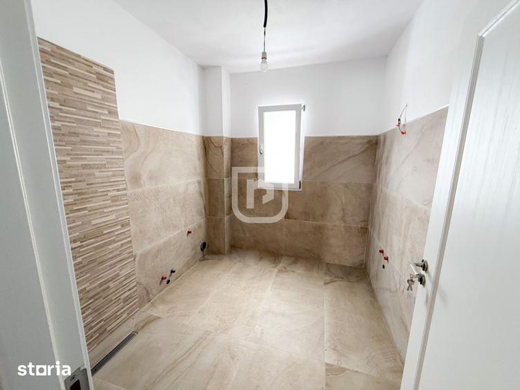 Casă cu 8 camere cu Teren 2650 Mp în Ițcani