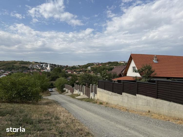 Teren de 5800 mp, în Central