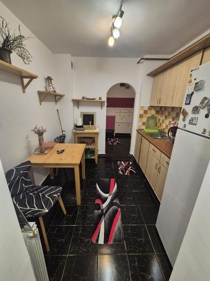 Apartament cu 2 camere decomandat în Berceni