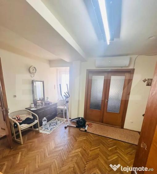 Apartament cu 4 camere decomandat, mobilat în Centru Civic