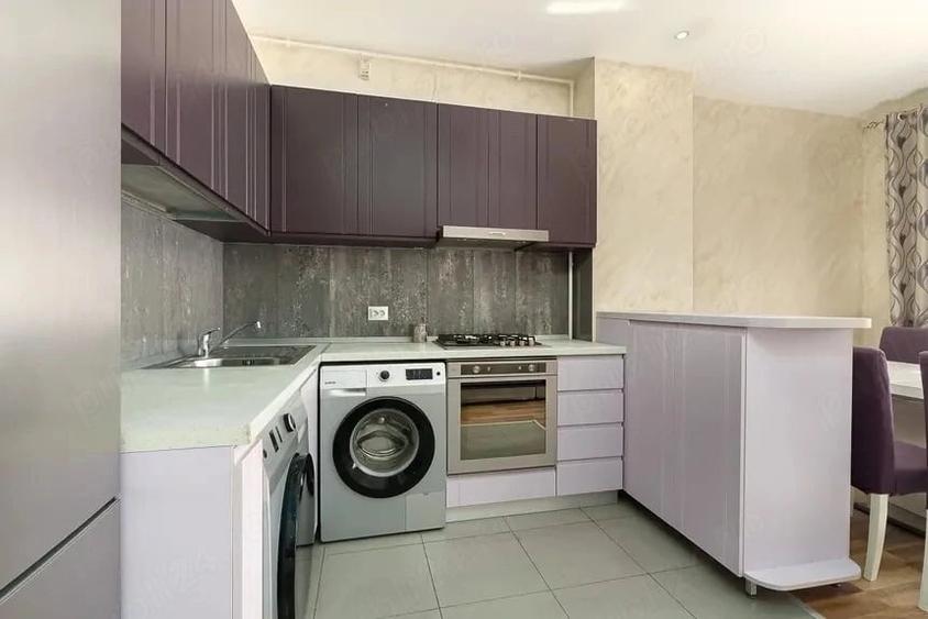 Apartament cu 3 camere decomandat în Splaiul Unirii