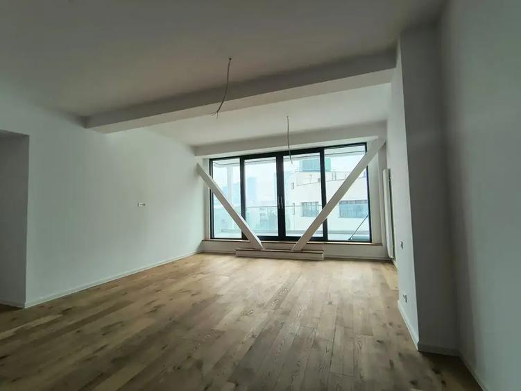 Apartament cu 4 camere decomandat în Aviației