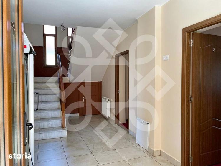 Casă cu 7 camere cu Teren 870 Mp în Sânmartin