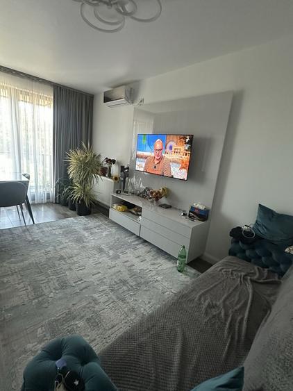 Apartament cu 3 camere decomandat, mobilat în Central
