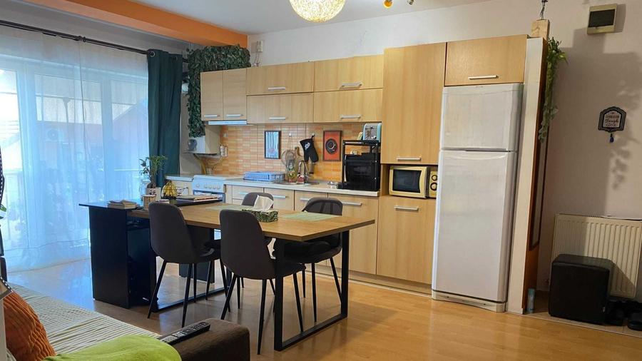 Apartament cu 2 camere semidecomandat în Florești