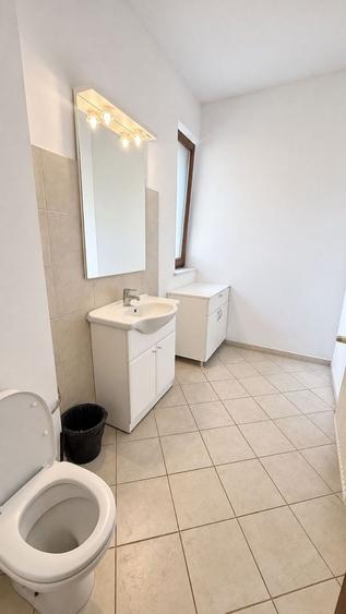 Casă individuală cu 8 camere cu Canalizare în Domenii
