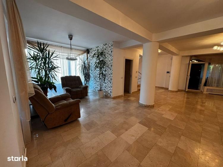 Casă cu 4 camere în Sub Arini