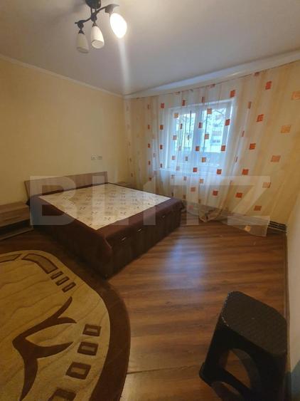 Apartament cu 2 camere semidecomandat, mobilat în Micro 6