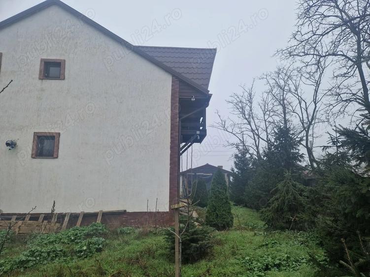 Casă cu 5 camere în Scorțaru Vechi