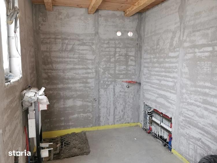 Casă cu 3 camere cu Teren 500 Mp în Popricani