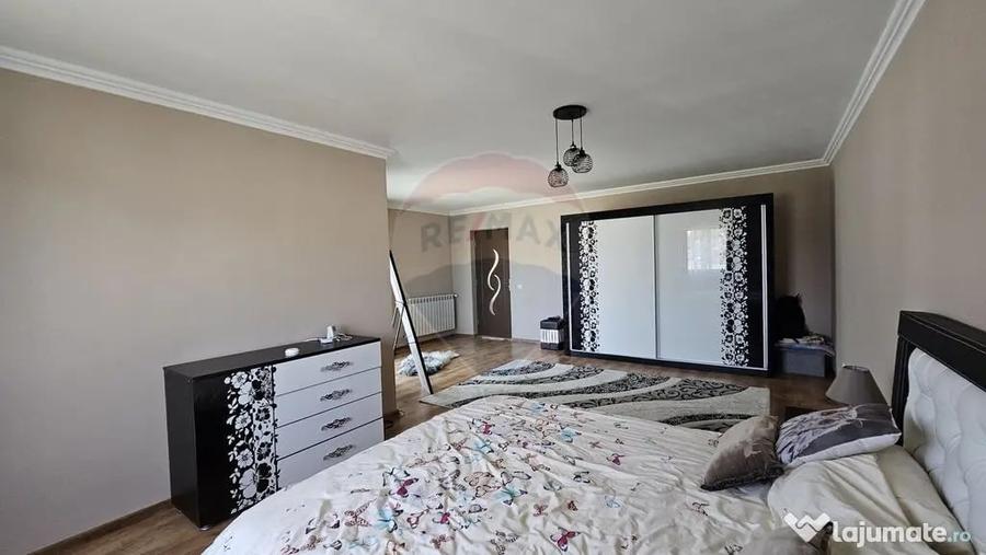 Casă cu 6 camere cu Teren 3600 Mp în Hănțești