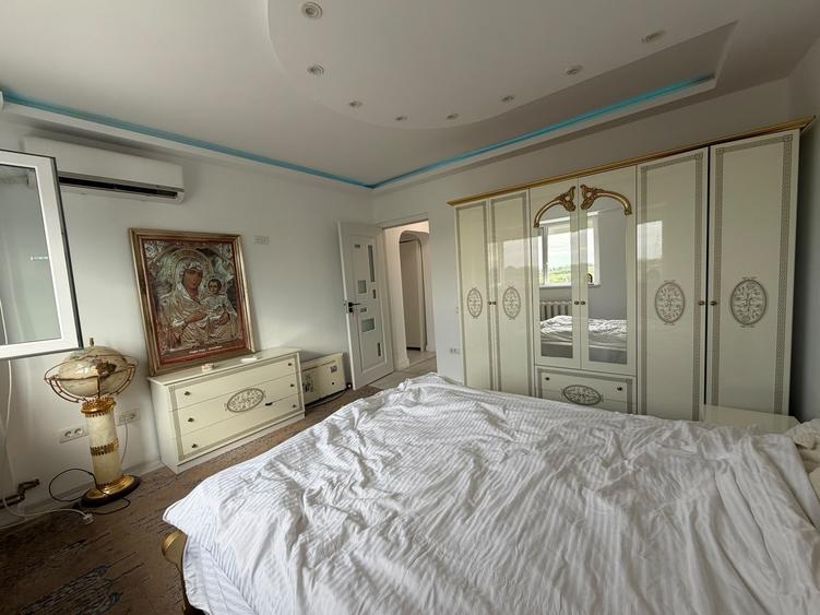 Apartament cu 2 camere decomandat, mobilat în Văcăresti