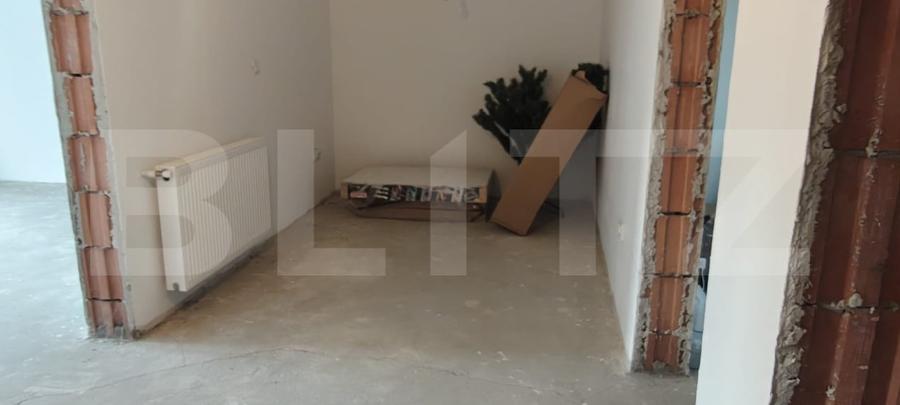 Casă individuală cu 5 camere cu Teren 420 Mp în Exterior Est
