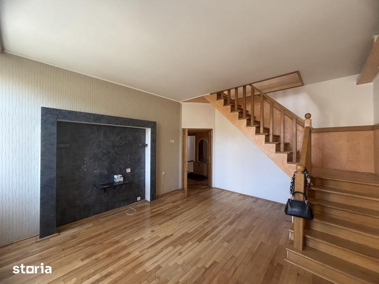 Casă cu 6 camere cu Teren 180 Mp în Central