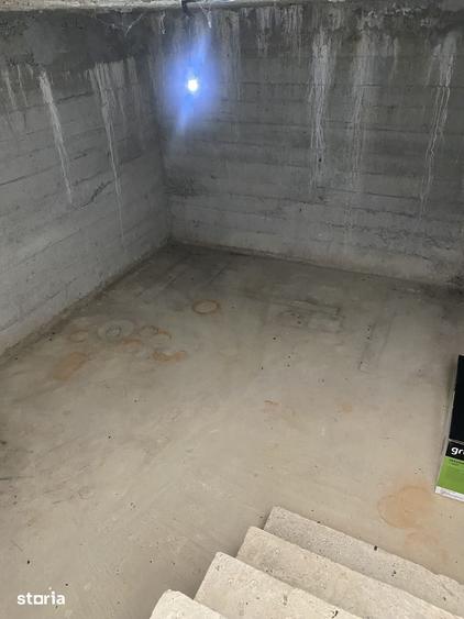 Casă cu 5 camere cu Teren 503 Mp în Șerbănești