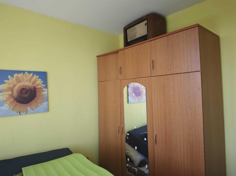 Apartament cu 3 camere semidecomandat în Drumul Taberei