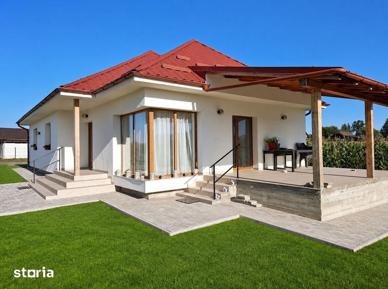 Casă cu 4 camere cu Teren 1200 Mp în Dumbrăvița
