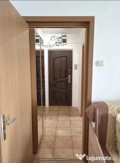 Apartament 2 camere, semidecomandat - zona Tractorul. - 1