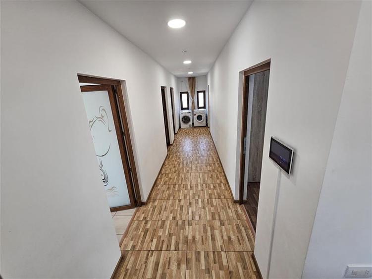 Casă cu 4 camere cu Canalizare în Central