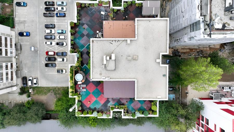Apartament cu 4 camere decomandat, mobilat în Titan