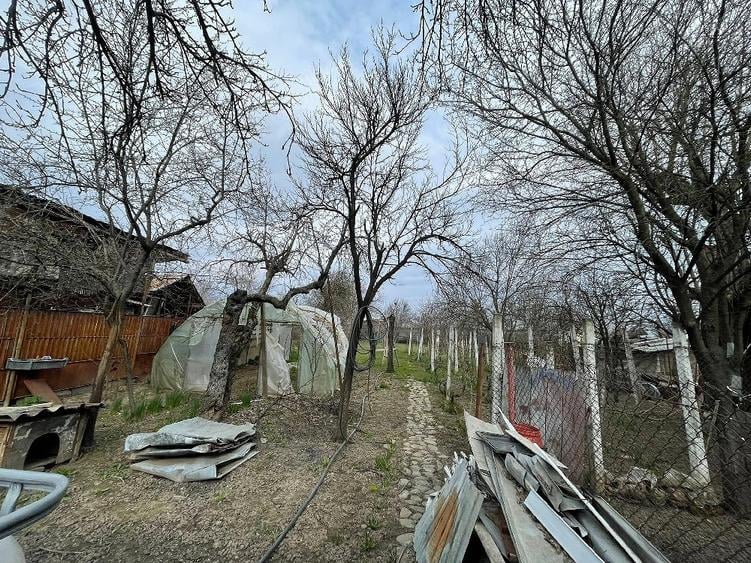Casă cu Teren 1200 Mp în Blejoi