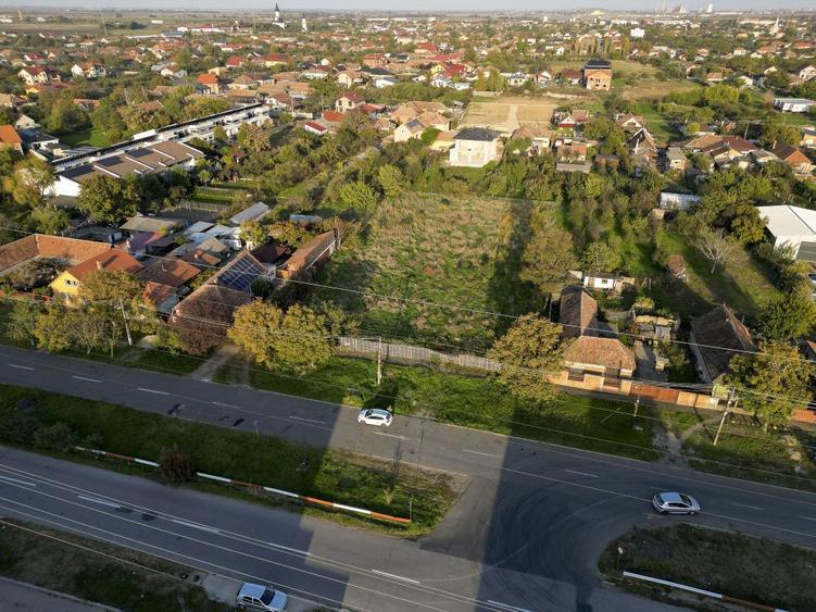 Teren de 3373 mp, în Gai