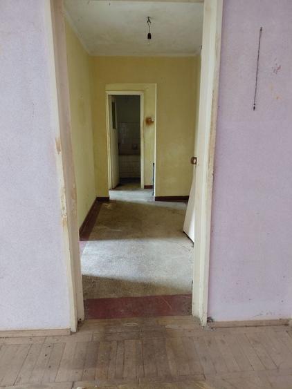 Apartament cu 3 camere decomandat în Micro 16