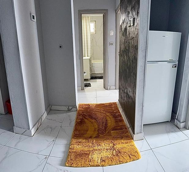 Apartament cu 3 camere decomandat, mobilat în Republicii