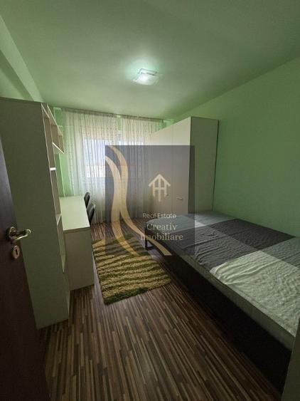 Apartament cu 3 camere decomandat în Central