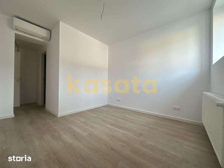 Apartament cu 3 camere în Tei
