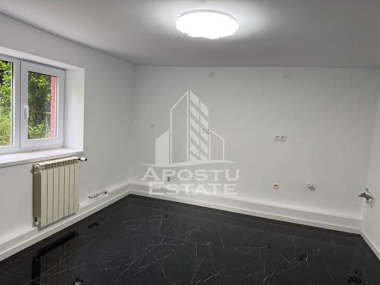Casă individuală cu 8 camere cu Canalizare în Fabric