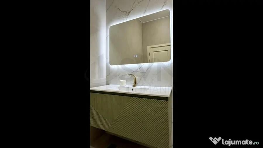 Apartament cu 4 camere decomandat în Dacia