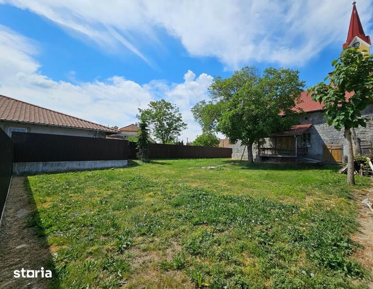 Casă cu 5 camere cu Teren 1200 Mp în Cenad
