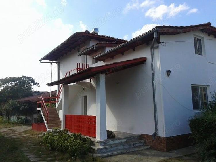 Casă cu 3 camere în Limanu