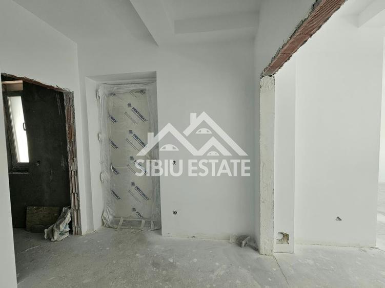 Casă individuală cu 4 camere cu Canalizare în Valea Aurie