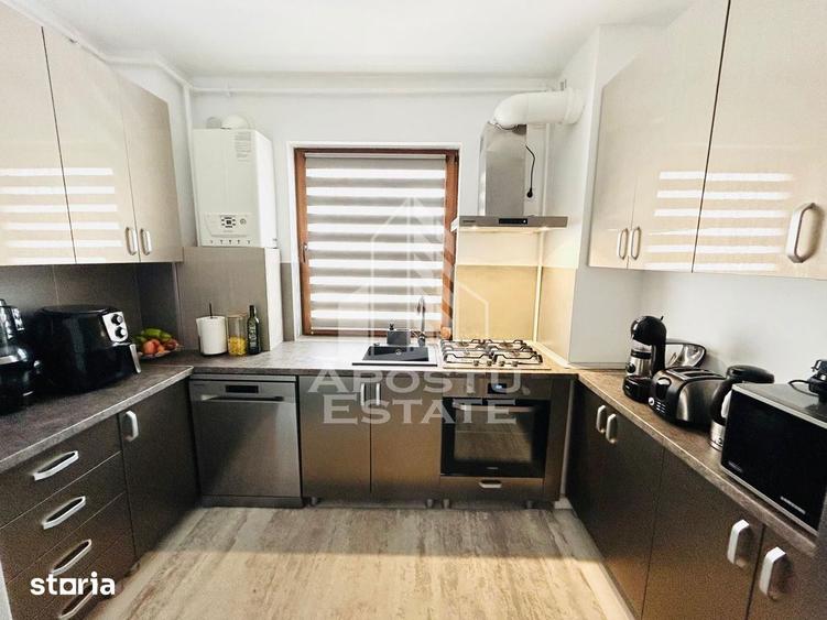 Apartament cu 3 camere semidecomandat, mobilat în Aradului
