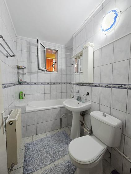 Apartament cu 3 camere semidecomandat în Țiglina 3