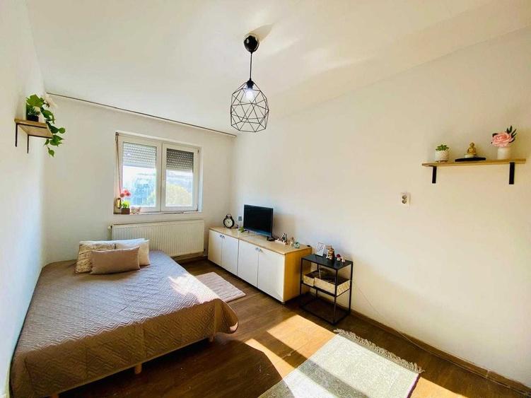 Apartament decomandat în Micro 14