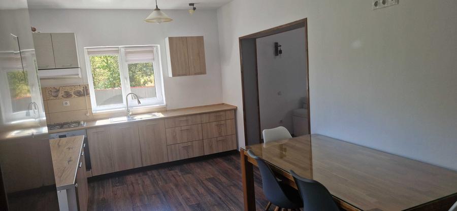 Casă cu 3 camere cu Teren 250 Mp în Central