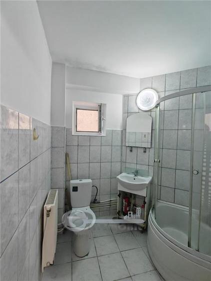Apartament cu 3 camere decomandat în Nicolina