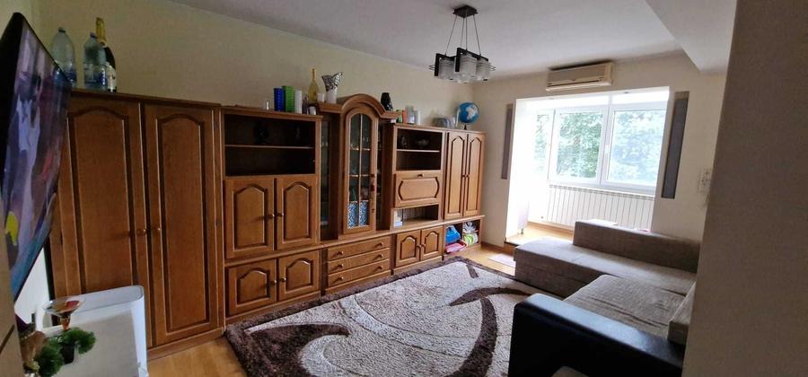 Apartament cu 3 camere decomandat în Turda