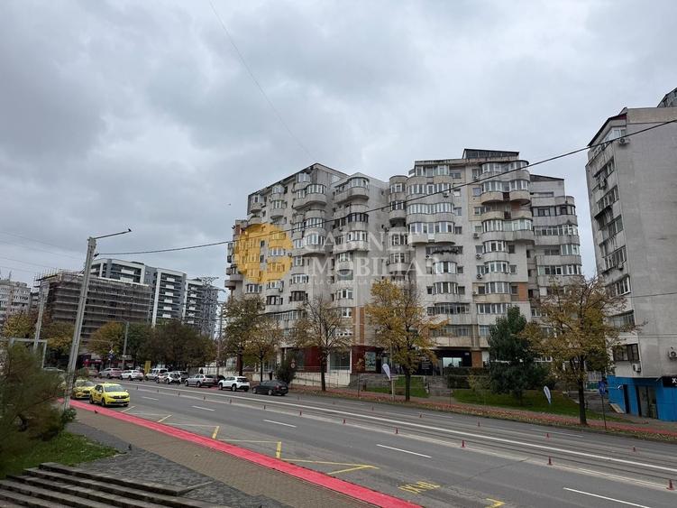 Apartament cu 4 camere decomandat, mobilat în Nicolina