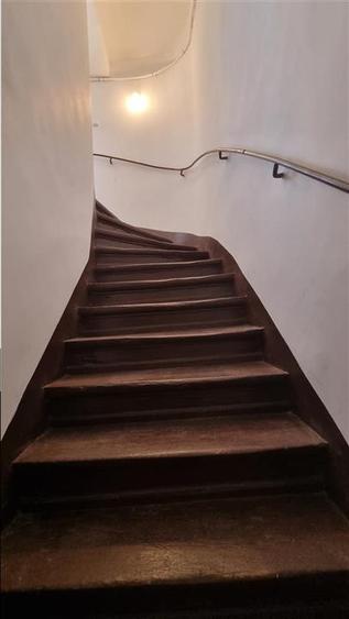 Apartament cu 2 camere semidecomandat, mobilat în Centrul Istoric