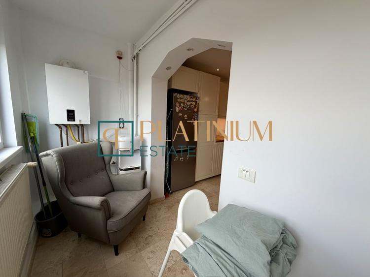 Apartament cu 3 camere semidecomandat în Take Ionescu
