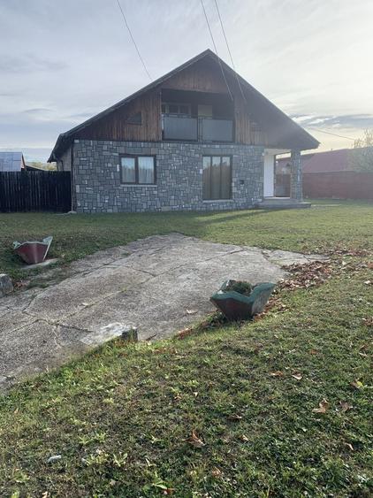 Casă cu 4 camere în Central