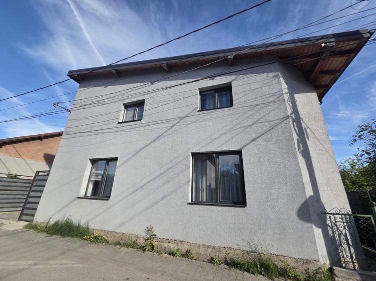 Casă cu 4 camere în Petros