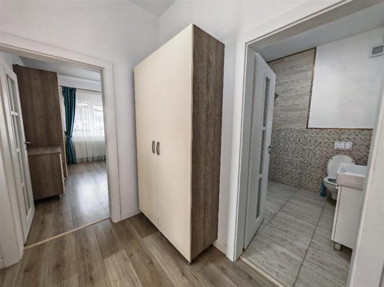 Casă cu 3 camere cu Canalizare în Periferie